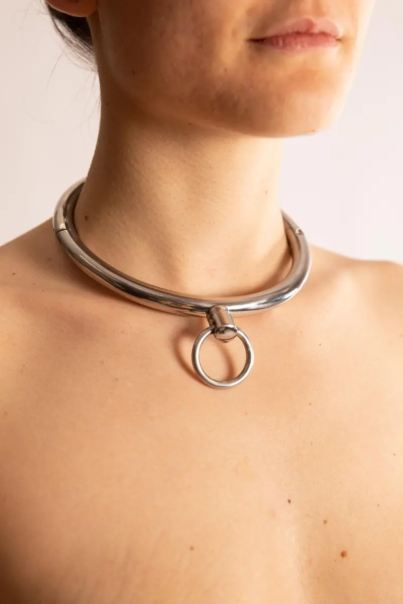 Collare con Anello in Acciaio