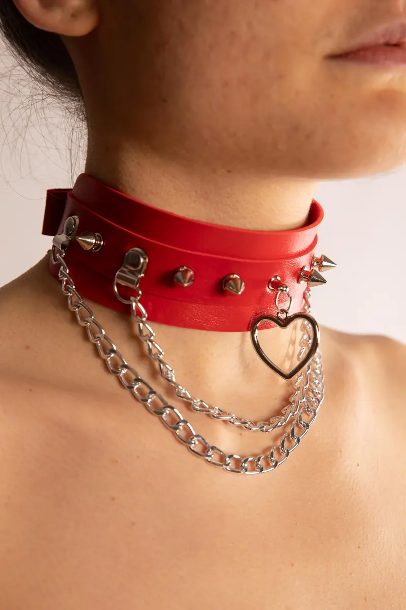 Collare con Cuore & Catene in Eco Pelle Rosso