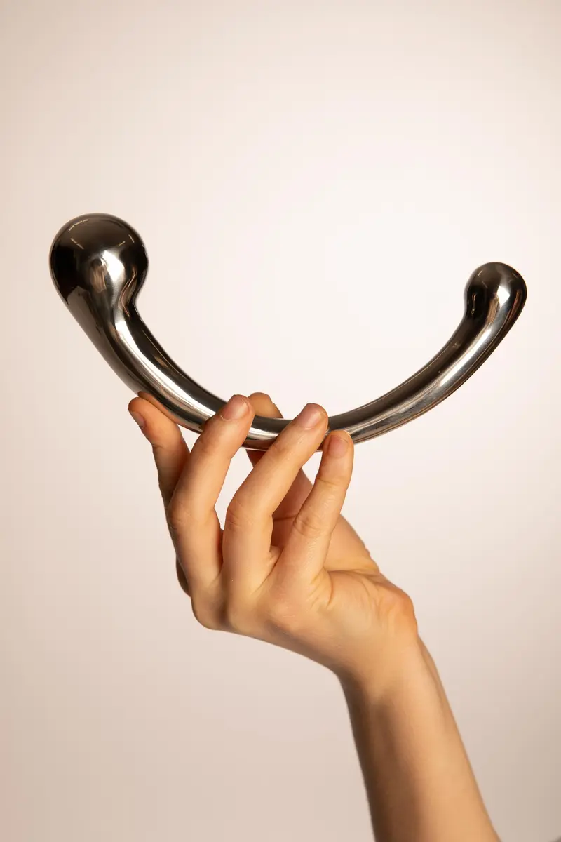Curvey Doppio Dildo in Acciaio
