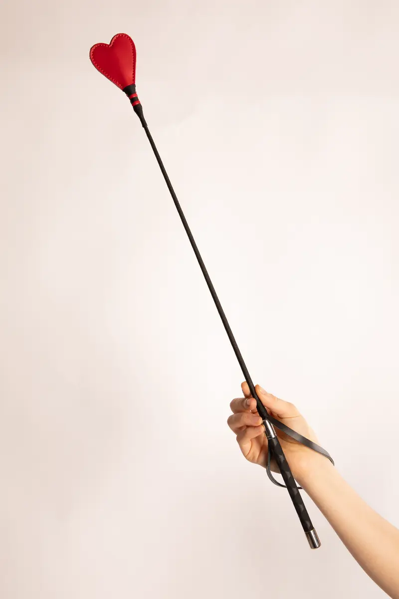 Frustino con Cuore in Eco Pelle Rosso