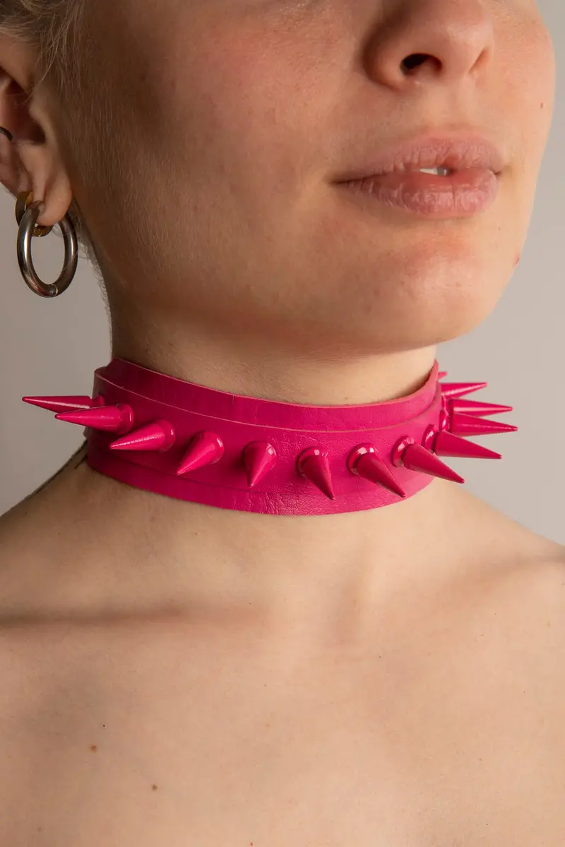 Galaxxi Collare con Borchie Fucsia