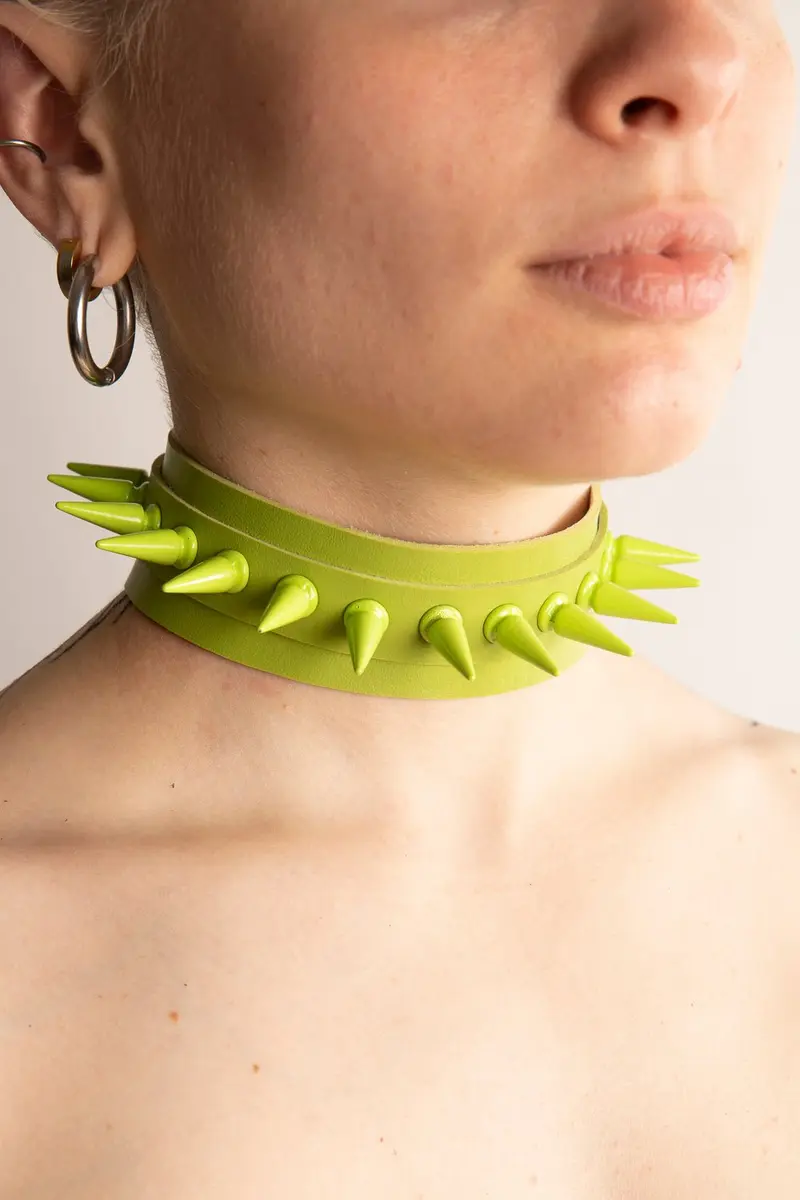 Galaxxi Collare con Borchie Verde