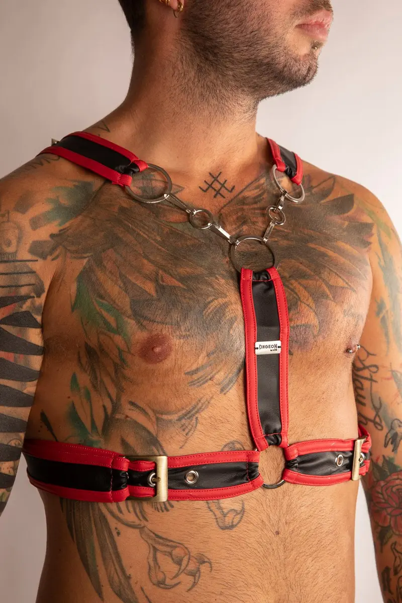 Harness con Catene in Ecopelle Rosso