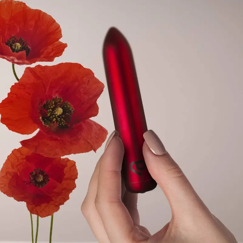 Poppy Red Bullet Vibrante Clitorideo Ricaricabile