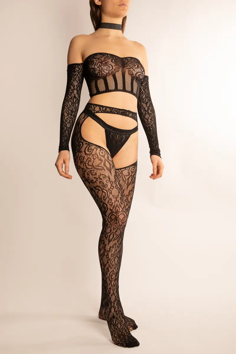 Set Top, Perizoma, Collare & Collant in Pizzo