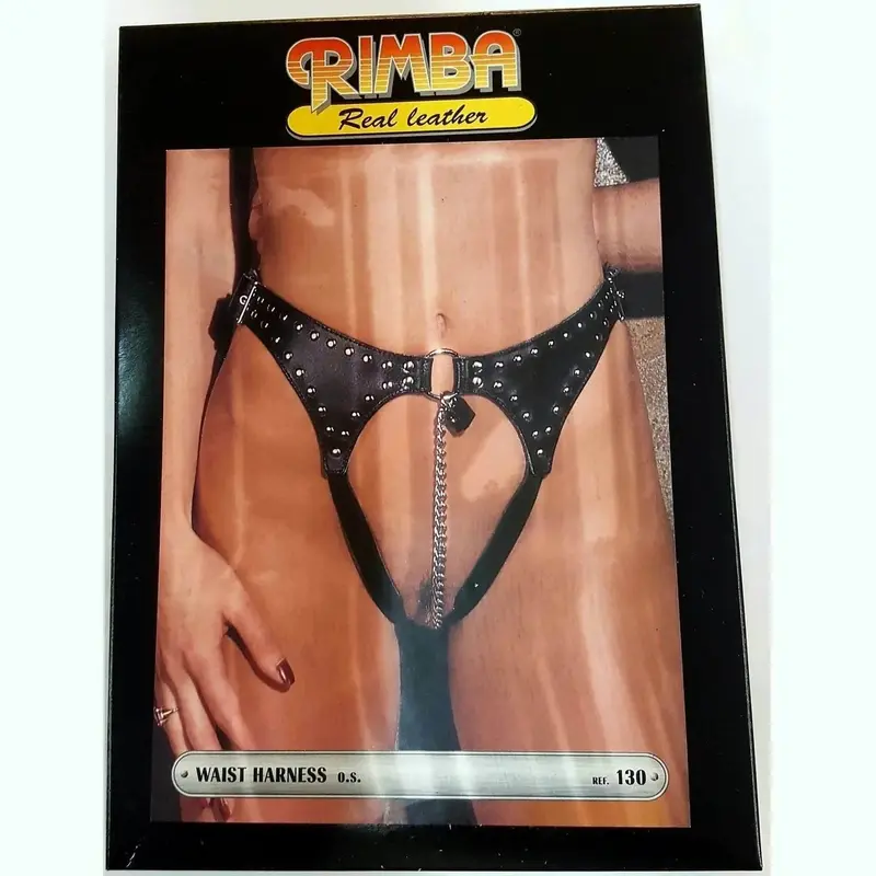 Slip Aperto in Ecopelle Nera – Fetish Audace e Provocante