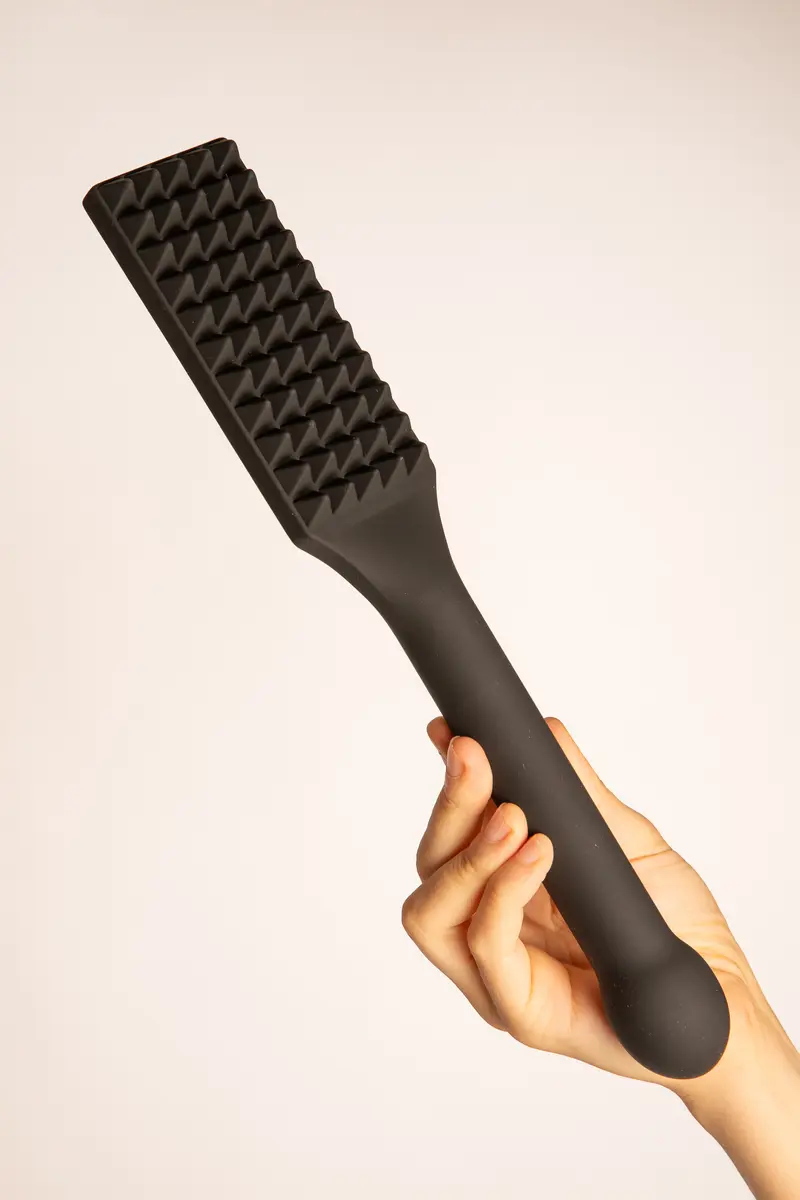 Spiked Paddle con Plug Anale in Silicone