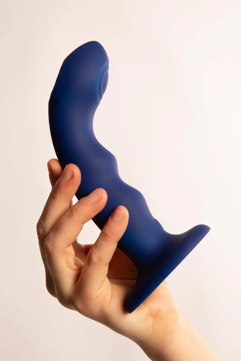 Strap On Me Dildo Tapping & Vibrante Blu