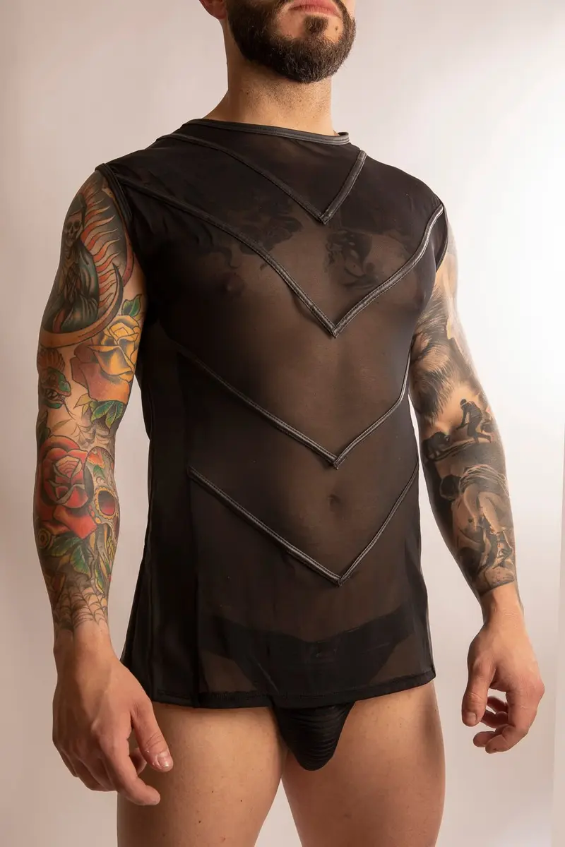 Top con Cuciture a V in Vinile e Mesh Nero